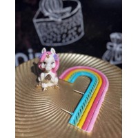 Єдиноріг з веселкою 