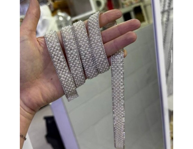 Стрічка декоративна з клейкою основою, 90 см.