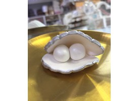 Декор з мастики "мушля з 2 перлинками" Декор з мастики "мушля з 2 перлинками"