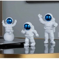 Фігурки в стилі "космос"