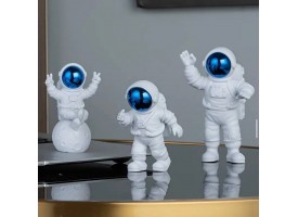 Фігурки в стилі "космос"