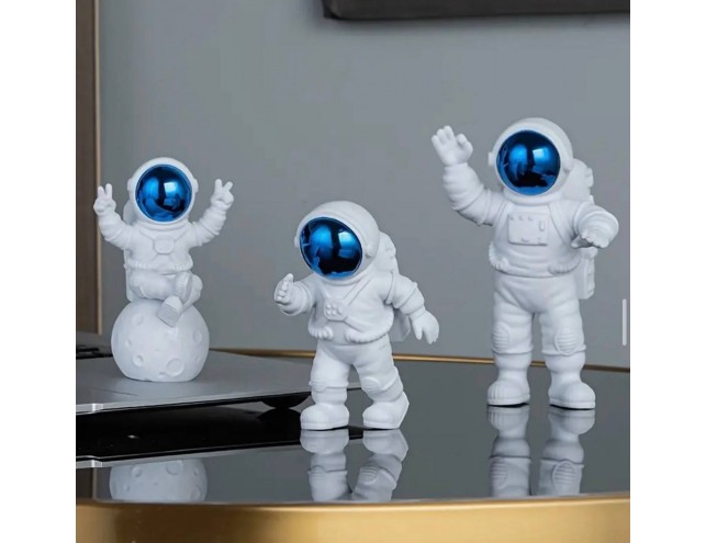 Фігурки в стилі "космос"
