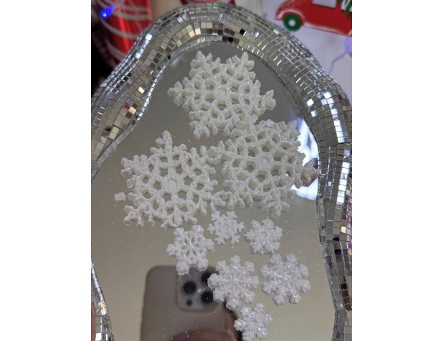 Сніжинки з мастики 