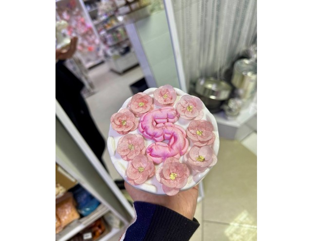 Набір з квіточок та дутої цифри.