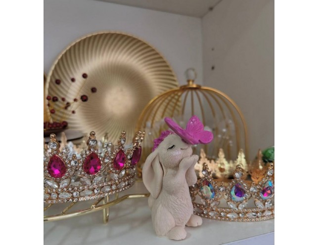 Зайка з метеликом