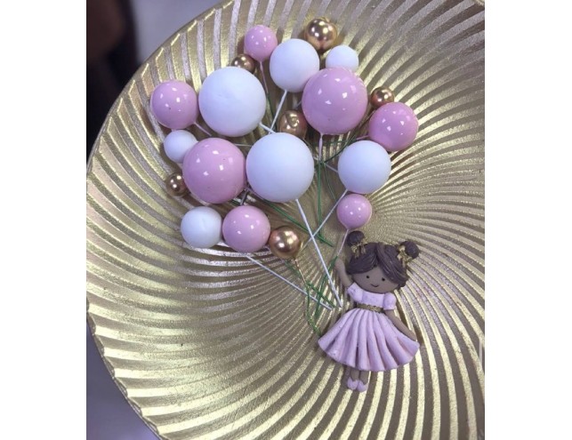 Декор на тортик "Дівчинка з кулями"