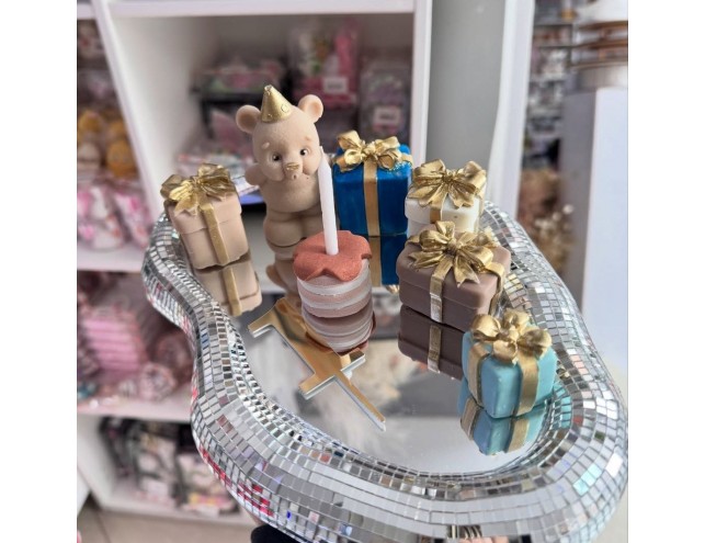 Декор "ведмедик з подарункими"