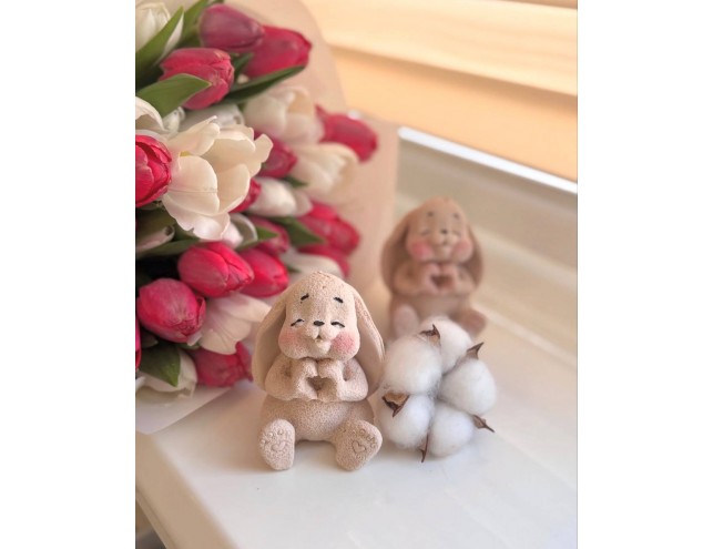 Шоколадна фігурка "Зайка - лайк"