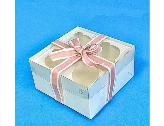 Коробка для 4 кексів чи трайфлів 17х17х9см., прозора