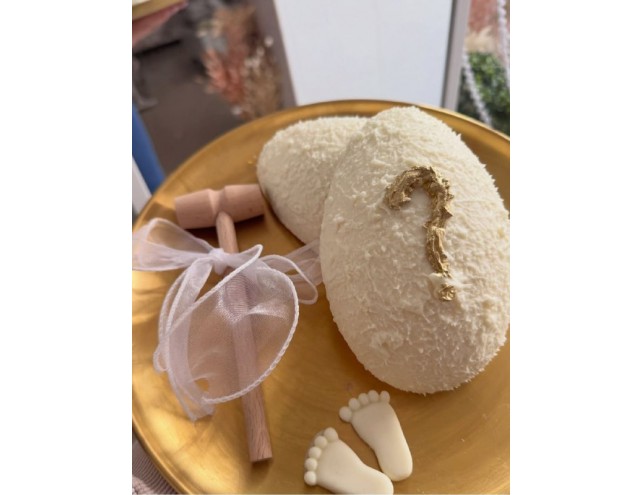 Декор на гендер паті "яйце, ніжки, молоточок"