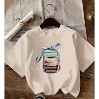 Жіноча футболка з тематикою випічки макаронс - М'який повсякденний одяг для кондитерів Жіноча футболка з тематикою випічки макаронс - М'який повсякденний одяг для кондитерів