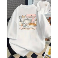 Жіноча футболка з тематикою випічки - милий дизайн "Випечено з любов'ю" з міксером та інгредієнтами - М'який повсякденний одяг для кондитерів