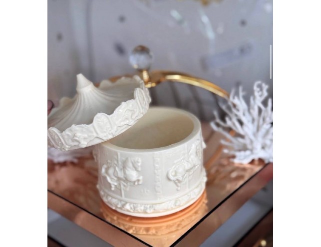 Шоколадна карусель - шкатулка з кониками 