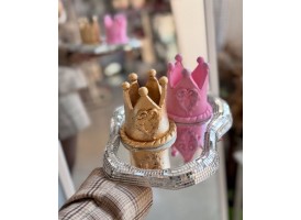 Корона з мастики в кольорі