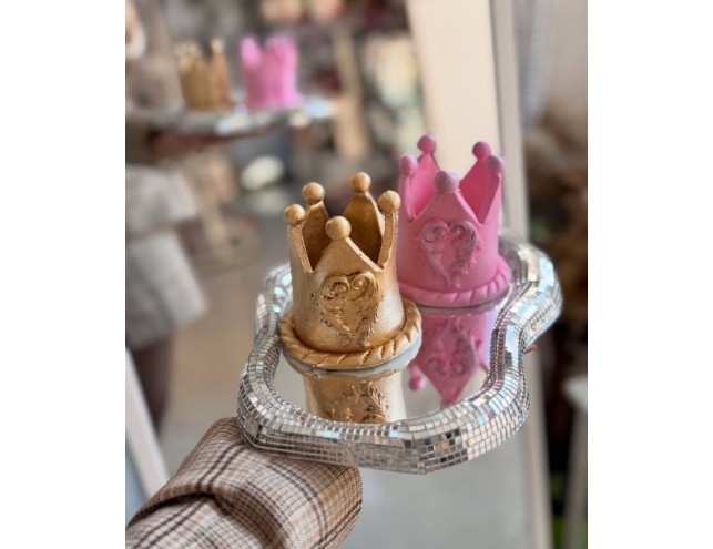 Корона з мастики в кольорі