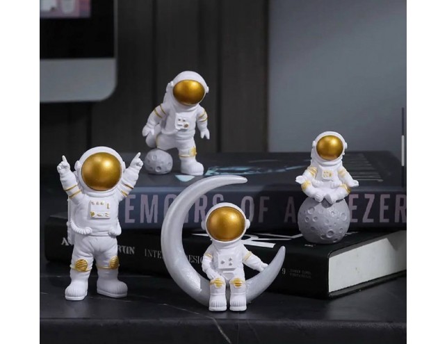 Фігурки в стилі "космос"
