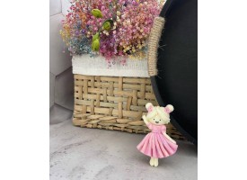 Шоколадний декор "дівчинка що тримає кулі" Шоколадний декор "дівчинка що тримає кулі"