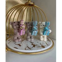 Ведмежа з подарунками 