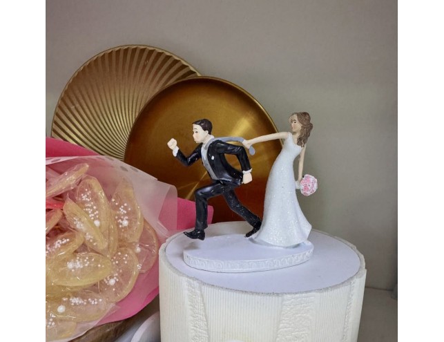 Фігурка на весільний торт