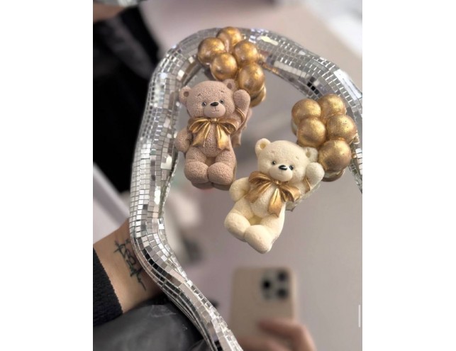 Ведмедик з повітряними кульками