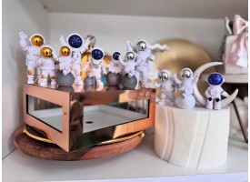 Фігурки в стилі "космос"