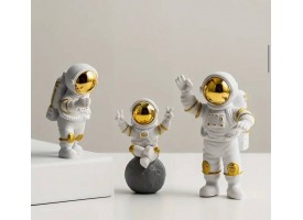 Фігурки в стилі "космос"