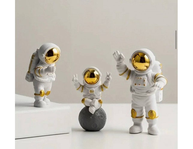 Фігурки в стилі "космос"