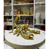 Скорпіон з мастики 