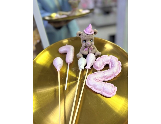 Шоколадний ведмедик, повітряні кулі і дута свічка "циферка 1" 