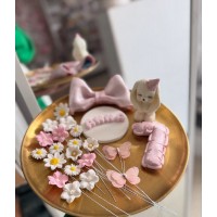 Декор на тортик для дівчинки