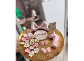 Декор на тортик для дівчинки Декор на тортик для дівчинки