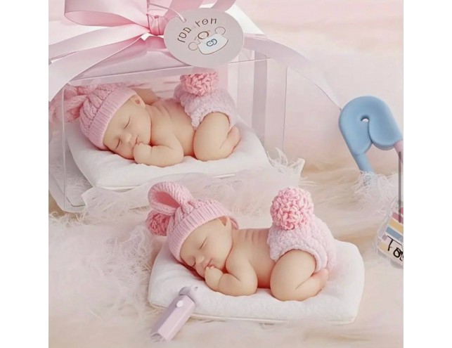 Малюк на подушці