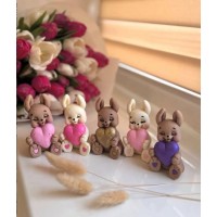 Шоколадна фігурка "зайчик тримає серце"