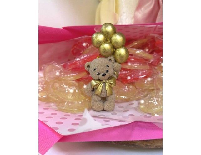 Ведмедик з повітряними кульками