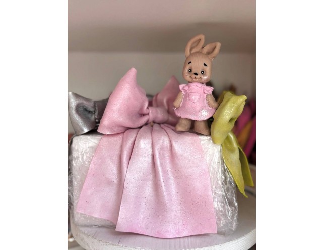 Зайка дівчинка