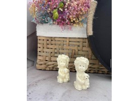 Ангелик з іграшкою