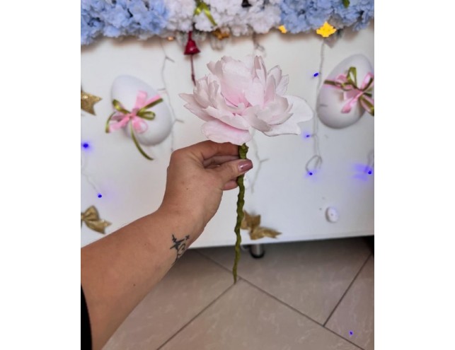 Квітка вафельна на стеблі