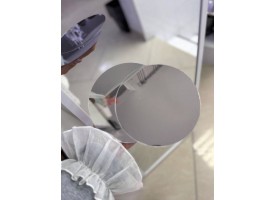 Акрилова дзеркальна підставка під торт Акрилова дзеркальна підставка під торт