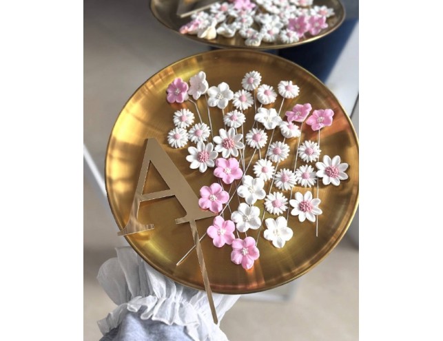 Набір квітів з мастики + топпер літера