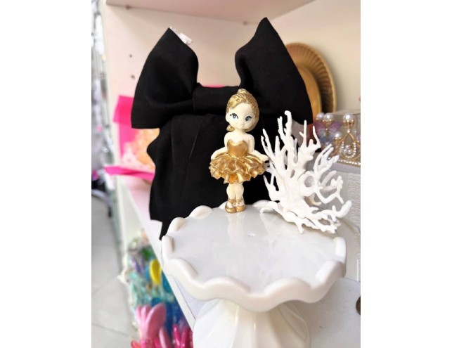 Шоколадна фігурка "Дівчинка"