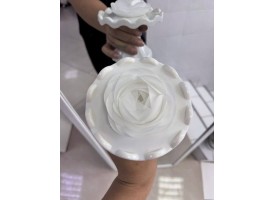 Вафельний ранункулюс, білий Вафельний ранункулюс, білий