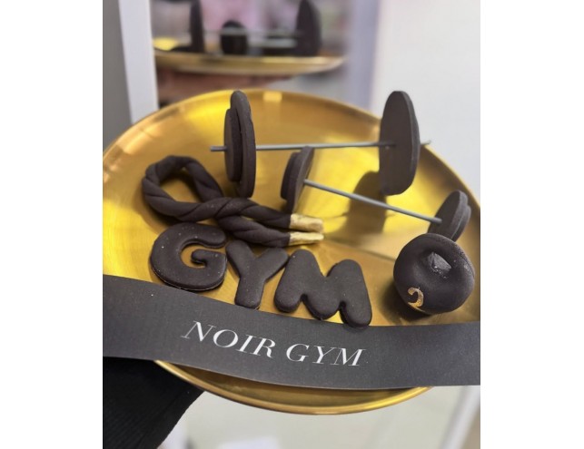 Декор на тортик в стилі "День народження спортивного залу"