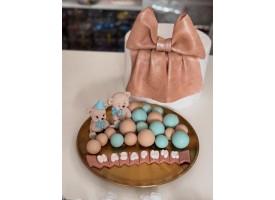 Декор на тортик шоколадний та з мастики