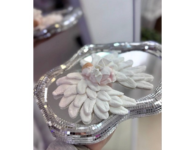 Малюк на крилах з мастики